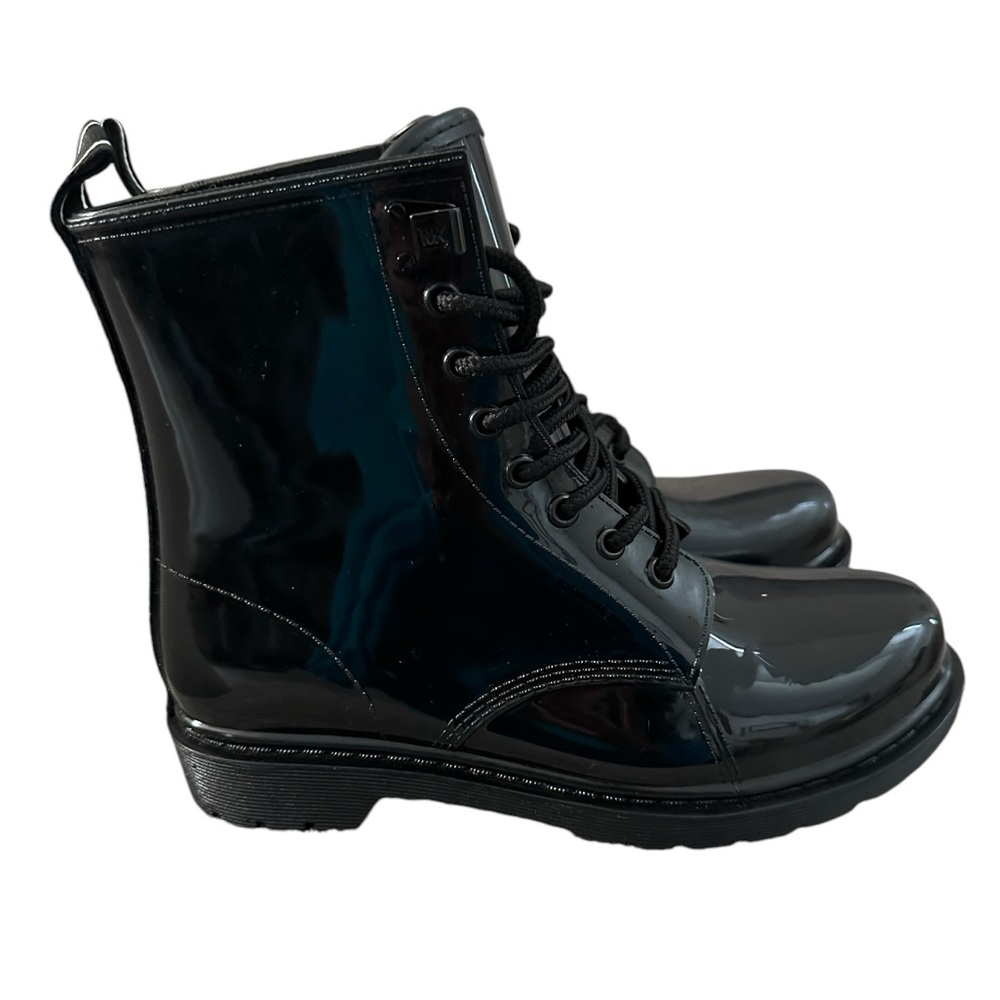 Women’s Michael Kors Black Patent Leather Boots w / Logo Backstrap, Size 7. - Picture 9 of 9